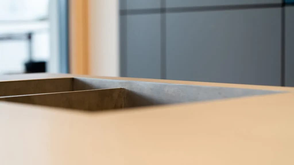 Moderne Küche mit Speisekammer 3